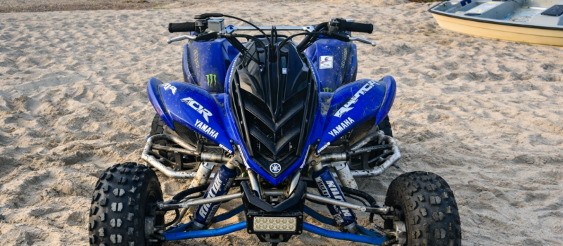 Quadem po plaży w Międzyzdrojach. Policja ostrzega: to poważne naruszenie przepisów