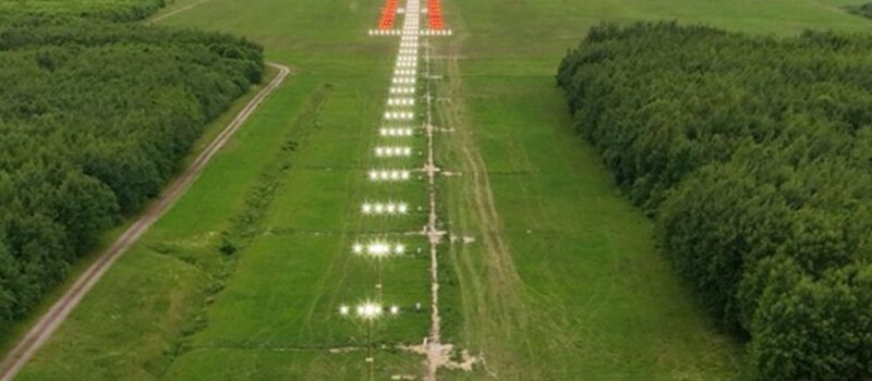 System nawigacyjny gotowy! 1500 źródeł światła na nawierzchniach lotniskowych portu Szczecin Goleniów System nawigacyjny gotowy! 1500 źródeł światła na nawierzchniach lotniskowych portu Szczecin Goleniów