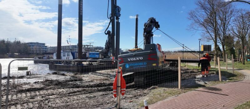 Dziwnów nie zwalnia tempa. Kolejny odcinek nabrzeża już niebawem Dziwnów nie zwalnia tempa. Kolejny odcinek nabrzeża już niebawem
