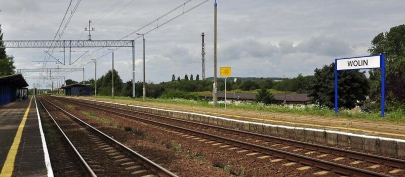 Remont stacji w Wolinie znów „za krótki”? Kontrowersje wokół planów PKP