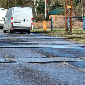 Przejazd kolejowy w Wysokiej Kamieńskiej zostanie zamknięty. Kierowcy muszą szykować się na objazdy