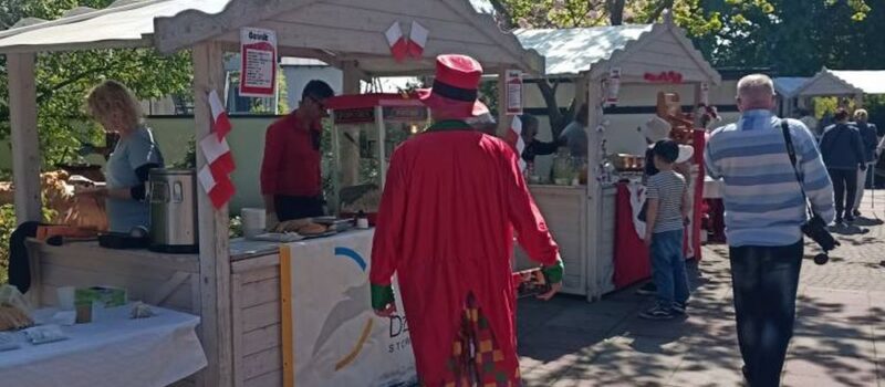 Piknik pod lipą już 1 maja w Dziwnowie. Będą występy, regionalne smaki i atrakcje dla dzieci Piknik pod lipą już 1 maja w Dziwnowie. Będą występy, regionalne smaki i atrakcje dla dzieci