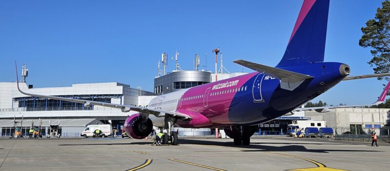 Utrudnienia w drodze na lotnisko w Goleniowie. Pasażerowie powinni wyjechać wcześniej