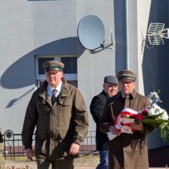 Leśnicy patronami szkoły w Wysokiej Kamieńskiej. „To ważny sygnał dla młodego pokolenia”
