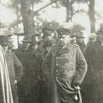 Spotkanie dwóch epok. Niezwykłe zdjęcie z Gostynia