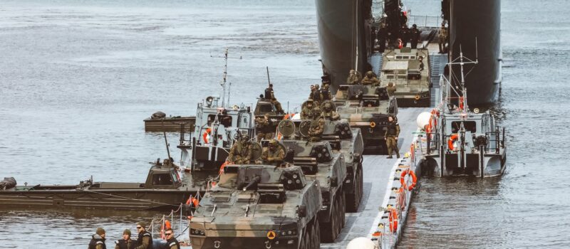 Marynarka Wojenna pokazała desant na nieprzygotowany brzeg! W akcji żołnierze 17. Brygady i 8. Flotylli