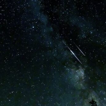 Lirydy rozświetlą kwietniowe niebo. Kulminacja roju meteorów przed nami