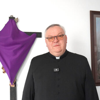 Wielkanocne słowa nadziei. Ks. dziekana Dariusza Żarkowskiego z życzeniami dla mieszkańców [FILM]