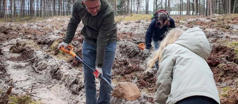 Sadzą las na lata. Mieszkańcy Łukęcina wzięli sprawy w swoje ręce