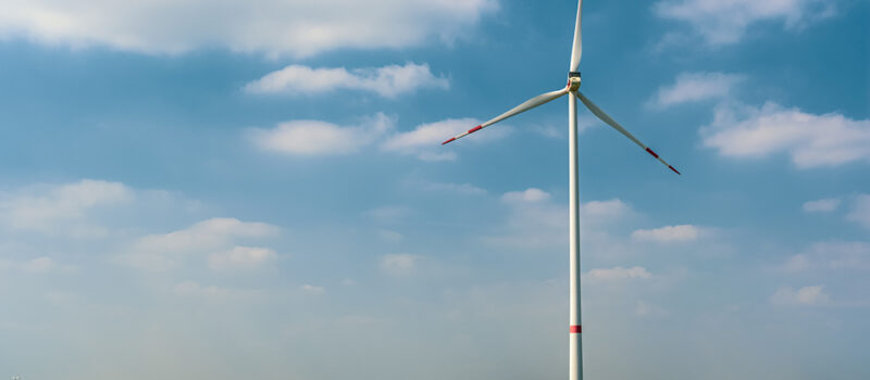 Farmy wiatrowe a lokalne budżety. Jakie korzyści mogą mieć gminy i mieszkańcy