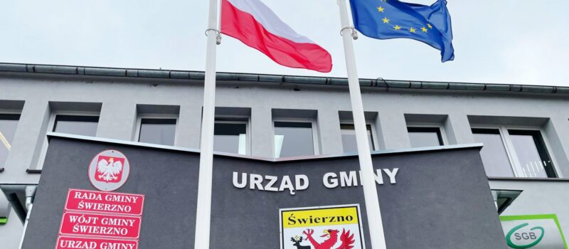 Podwyżki wynagrodzeń w Gminie Świerzno. Więcej dla wójta, pracowników samorządowych i strażaków OSP