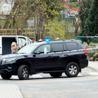 Kamieńscy policjanci wpadli na trop skradzionego Vito. Podczas akcji potrącono funkcjonariusza