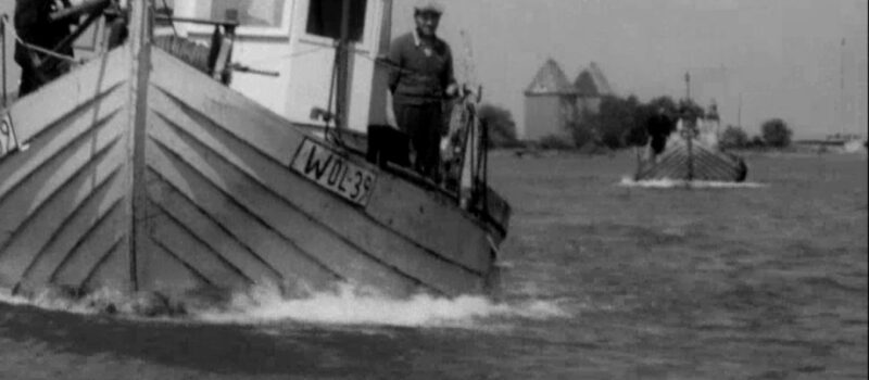 Wolin sprzed 66 lat na taśmie filmowej. Prom, rybacy, plaże i stare miasto na unikalnych kadrach! [FILM]