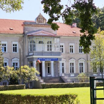 Szkoła z Brązową Tarczą i wyjątkowymi kierunkami. ZSP w Benicach zaprasza uczniów