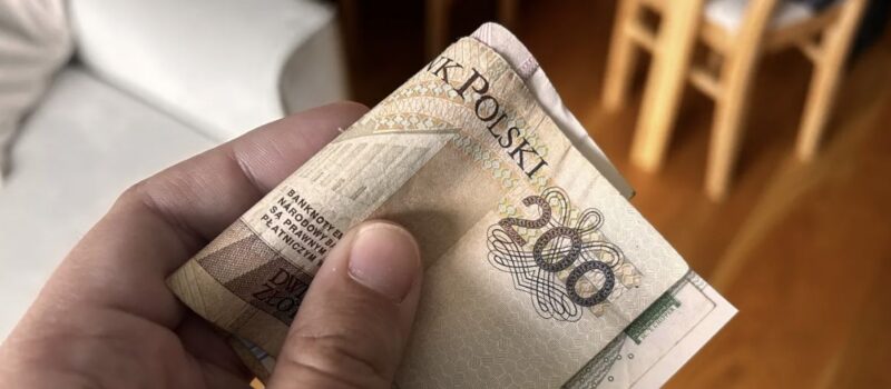 Chorujesz? Możesz dostać ponad 200 zł miesięcznie. Wielu wciąż nie wie o tym świadczeniu