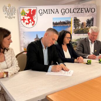 Umowa podpisana! Ulica Wiejska w Wysokiej Kamieńskiej przejdzie przebudowę