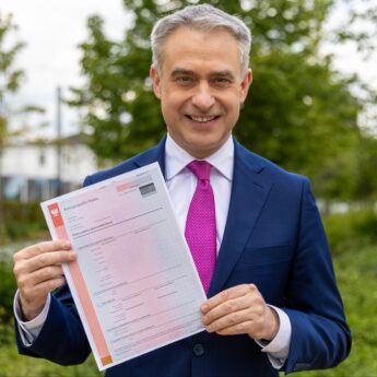 Akty małżeństw jednopłciowych w polskich USC. Minister Gawkowski: "Nie możemy tracić ani chwili"