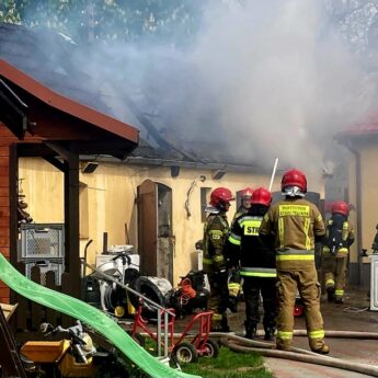 Pożar warsztatu w Dusinie. Interweniowali strażacy z trzech jednostek