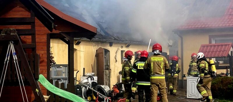 Pożar warsztatu w Dusinie. Interweniowali strażacy z trzech jednostek