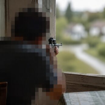 49-latek miał nękać sąsiada, grozić mu śmiercią i strzelać z wiatrówki. Prokurator skierował akt oskarżenia