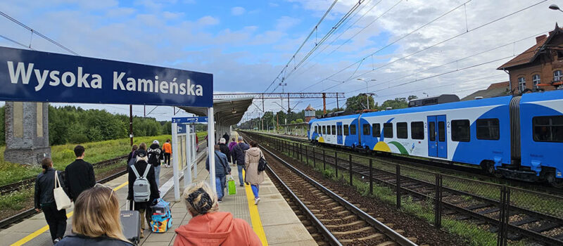 Wakacyjne pociągi wracają nad morze. Będzie więcej połączeń do Świnoujścia, Kołobrzegu i Kamienia Pomorskiego
