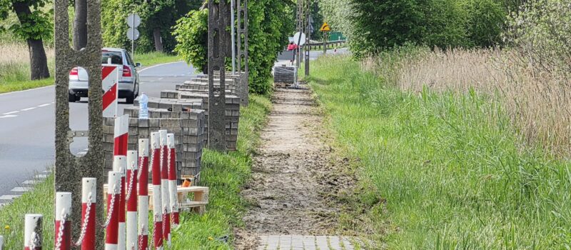 ZZDW zareagował. Trwa modernizacja chodnika do osiedla Chopina
