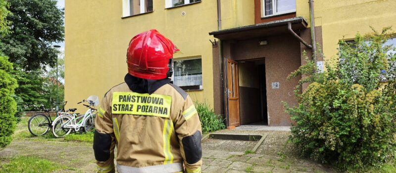 Zwarcie instalacji w mieszkaniu przy Staromiejskiej. Interweniowały trzy zastępy straży