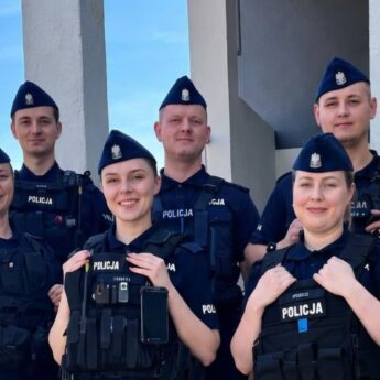 Nowi policjanci rozpoczęli służbę nad morzem. Będą patrolować Dziwnów i Międzyzdroje