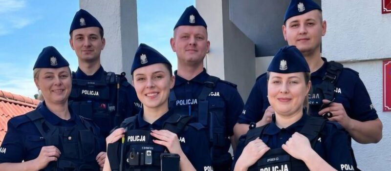 Nowi policjanci rozpoczęli służbę nad morzem. Będą patrolować Dziwnów i Międzyzdroje Nowi policjanci rozpoczęli służbę nad morzem. Będą patrolować Dziwnów i Międzyzdroje