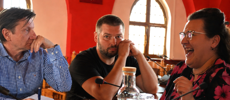 RIO nie zostawiła złudzeń po wniosku przeciw burmistrzowi. Blamaż Komisji Rewizyjnej [ZOBACZ FILM]