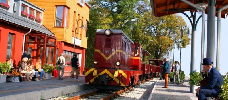 130 lat historii na torach. Nadmorska Kolej Wąskotorowa zaprasza na wyjątkowy piknik w Rewalu