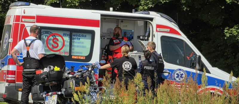 Wypadek na zjeździe do Trzebieszewa. Na miejscu wszystkie służby