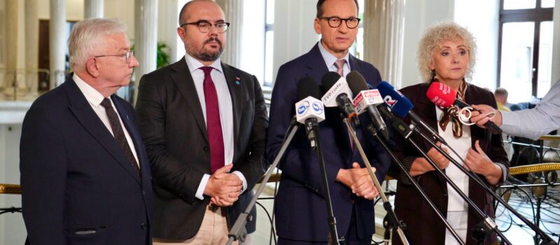 „PiS nie jest własnością żadnej grupy ani żadnej frakcji”. Morawiecki wydał oświadczenie „PiS nie jest własnością żadnej grupy ani żadnej frakcji”. Morawiecki wydał oświadczenie