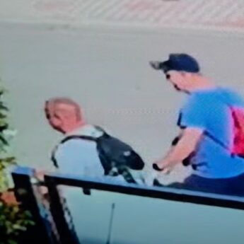 Rozbił szybę w samochodzie i uciekł. Poszkodowana szuka sprawcy ataku w Dziwnowie
