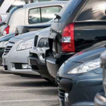 Nowy parking w Międzyzdrojach? W planie kamery, ogrodzenie i system parkingowy