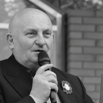 Nie żyje Leszek Rodziewicz. Jeden z inicjatorów ustanowienia Dnia Flagi RP