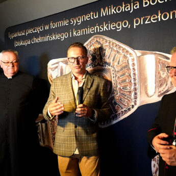 Światowy unikat w kamieńskim muzeum! Złoty sygnet biskupi zachwyca po ponad 600 latach