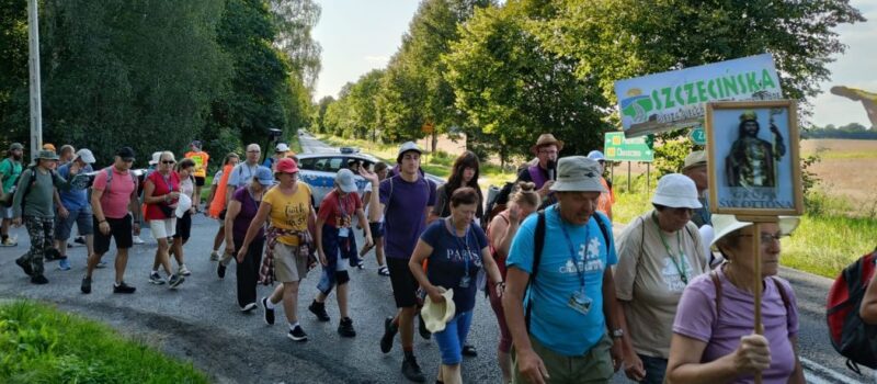 Pielgrzymi przejdą przez powiat kamieński. Kamień i Wolin na trasie najdłuższej pielgrzymki w Polsce Pielgrzymi przejdą przez powiat kamieński. Kamień i Wolin na trasie najdłuższej pielgrzymki w Polsce