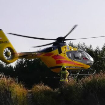 Rowerzysta ranny na drodze pożarowej. Interweniował śmigłowiec LPR