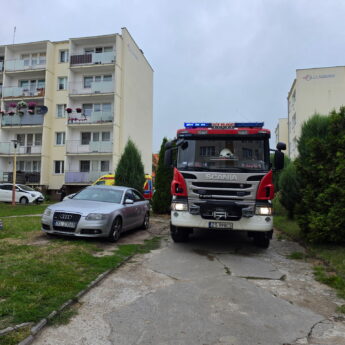 Karetki były zajęte. Strażacy i LPR ruszyli do mężczyzny z bólem w klatce piersiowej