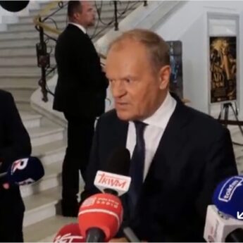 Paliwo drożeje, Premier rozkłada ręce. „Nie możemy bez końca łożyć”