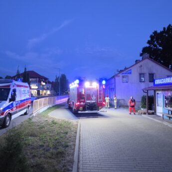Strażacy i ratownicy ruszyli na Mieszka I. Sąsiedzi bali się o życie kobiety