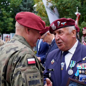 Uroczysty apel rozpoczął wielki finał Festynu Komandosa w Dziwnowie