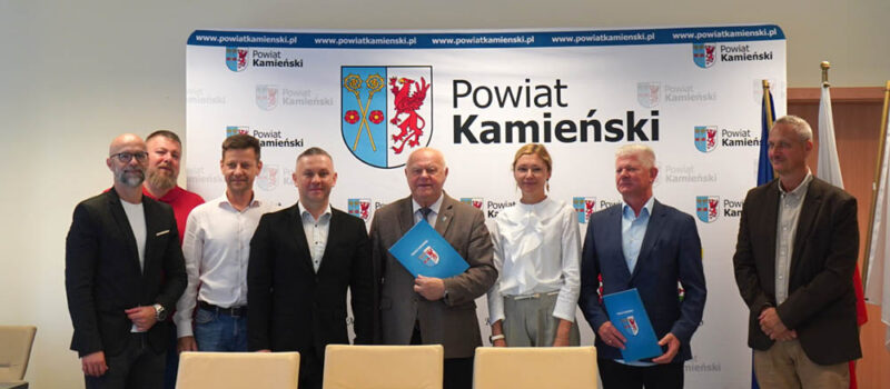 Kilkanaście milionów złotych na inwestycje! Umowa na kolejny odcinek Stuchowo - Golczewo podpisana Kilkanaście milionów złotych na inwestycje! Umowa na kolejny odcinek Stuchowo - Golczewo podpisana