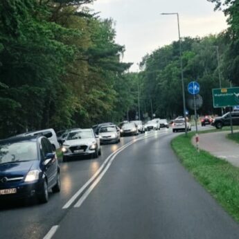 Potężny korek pomiędzy Dziwnowem a Kamieniem Pomorskim!