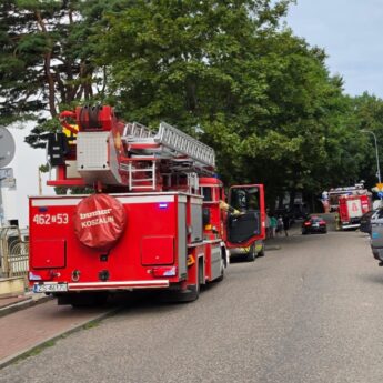 Pożar przy Promenadzie Gwiazd. Jedna osoba z poparzeniami trafiła do szpitala