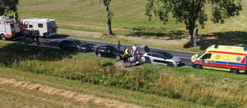 Zderzenie trzech aut pod Kamieniem Pomorskim! Jedna osoba poszkodowana, są utrudnienia