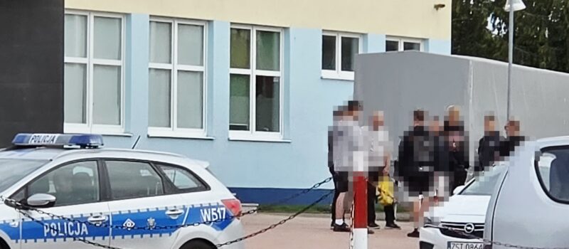Pięć osób z zarzutami po burdzie przed derbami. Jeden miał nie zatrzymać się do kontroli Pięć osób z zarzutami po burdzie przed derbami. Jeden miał nie zatrzymać się do kontroli