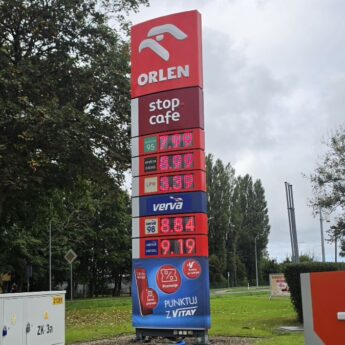 Ponad 3 zł z każdego litra za 9 zł. Tak wyglądają podatki i opłaty w cenie paliwa