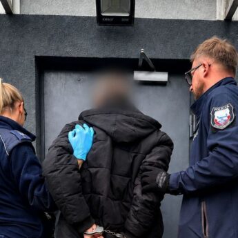 Ukradł skarbonkę z pieniędzmi dla chorego dziecka! Policja zatrzymała go w Kamieniu Pomorskim